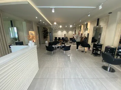 #fRYZJERZY - salon fryzjerski Rzeszów - fryzjer damski - farbowanie koloryzacja Rzeszów